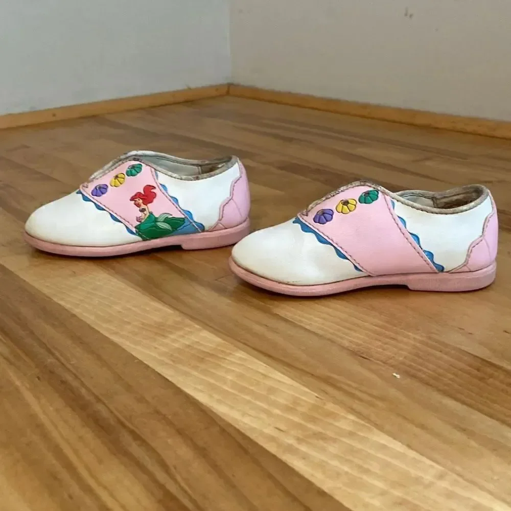 Disney Little Mermaid Children's Vintage Pink & White Oxford Flat Loafer Size 5